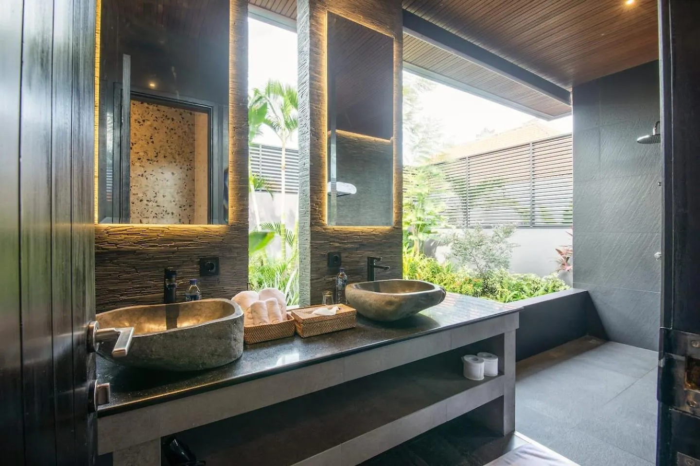Exquisite 5Br Villa Premier Luxury In Seminyak  Σεμινιάκ