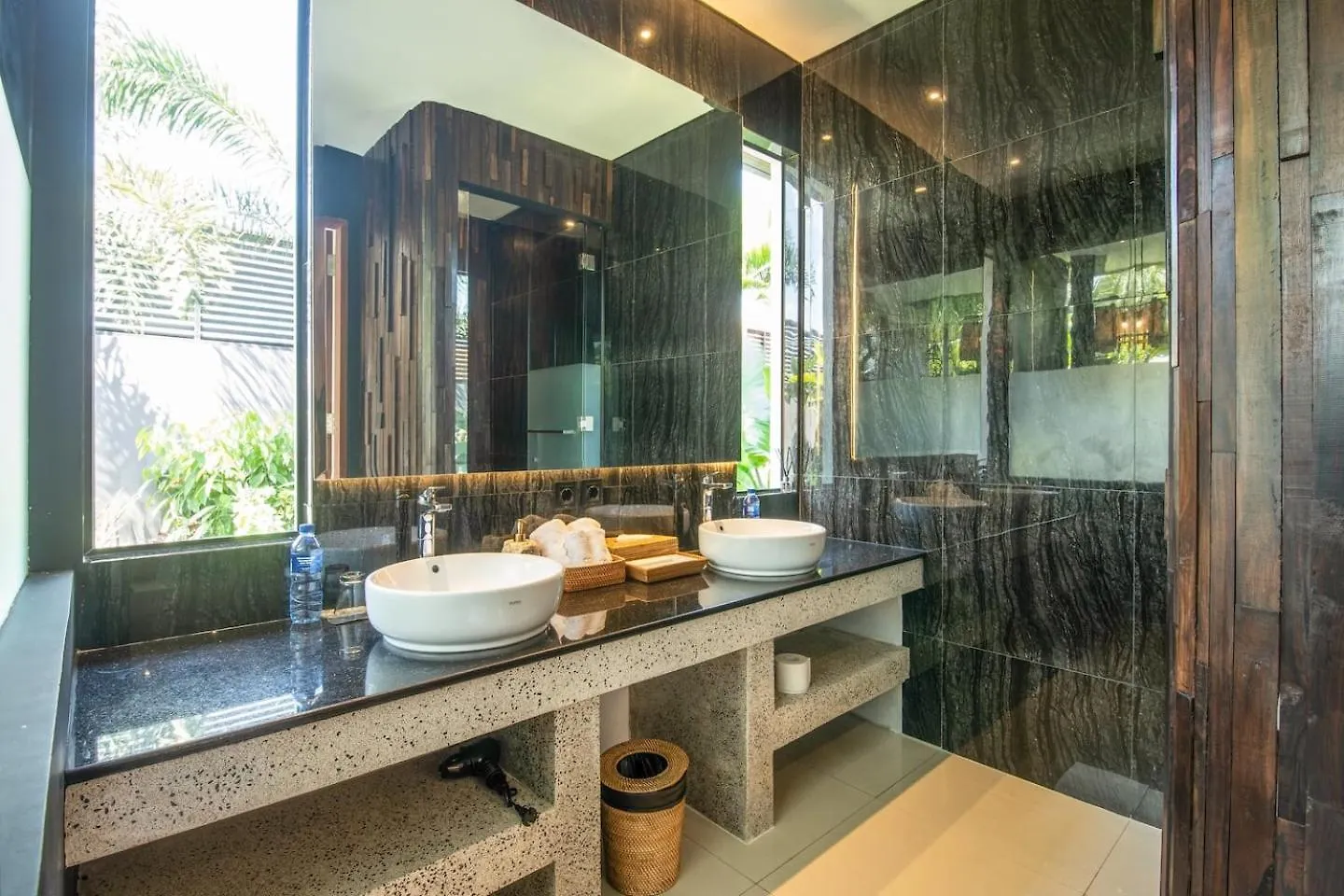 Exquisite 5Br Villa Premier Luxury In Seminyak