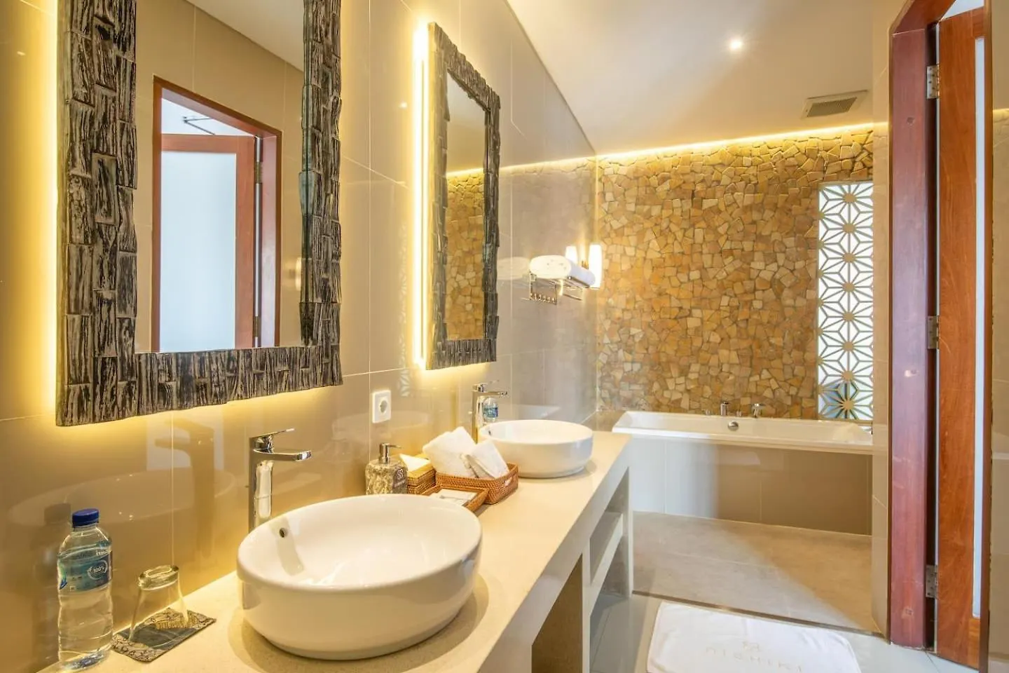Exquisite 5Br Villa Premier Luxury In Seminyak