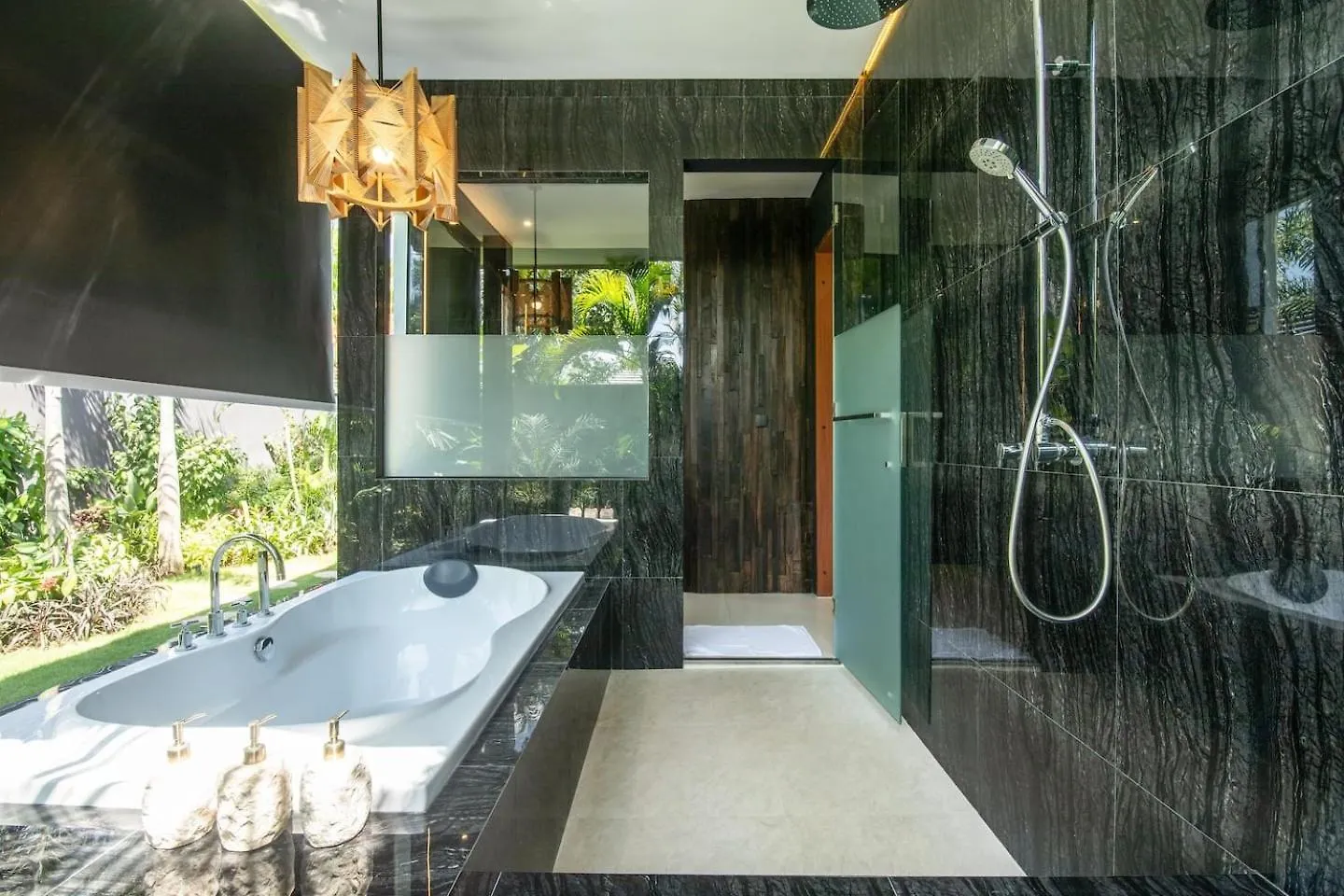 Exquisite 5Br Villa Premier Luxury In Seminyak